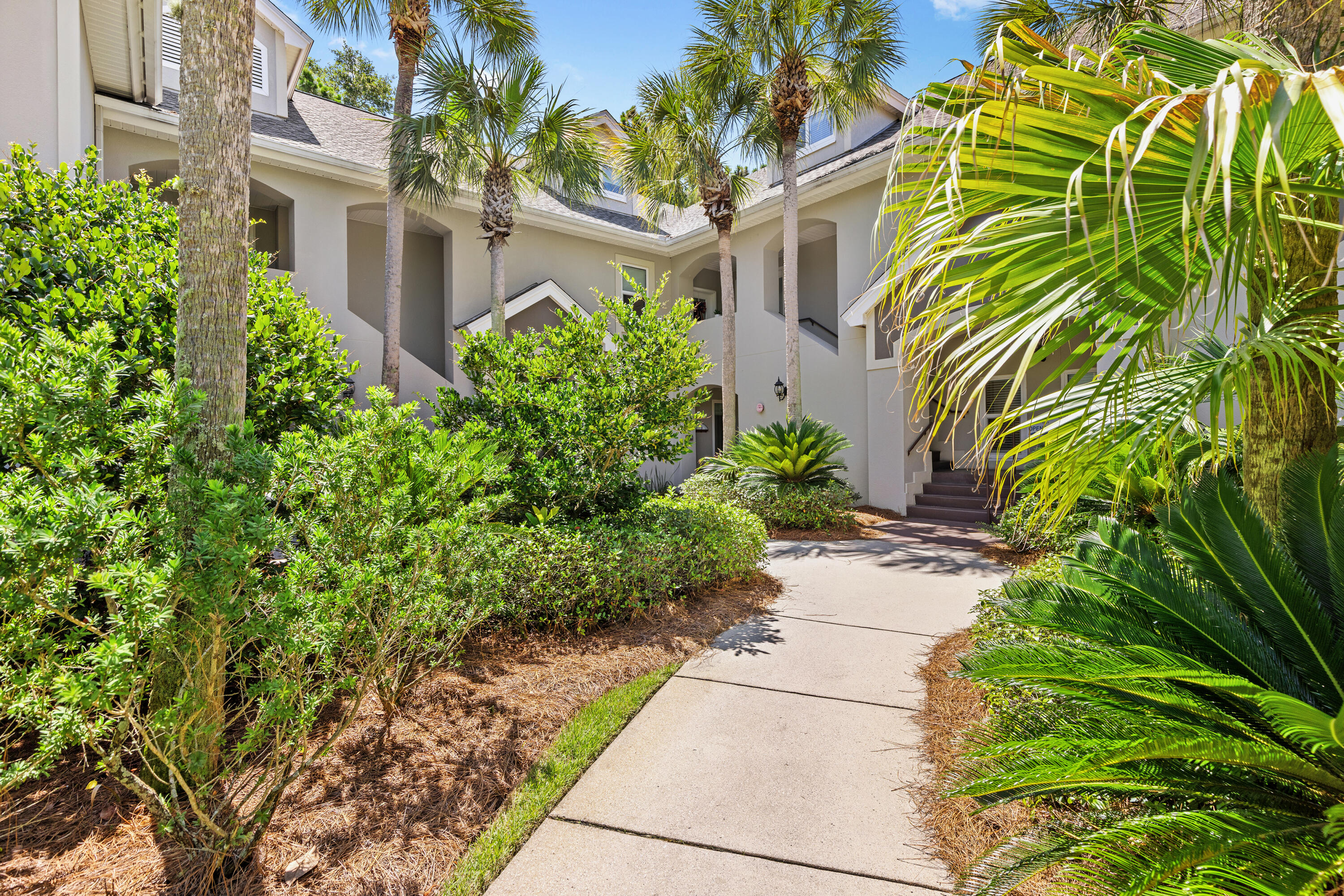 8570 Turnberry Drive, 8570