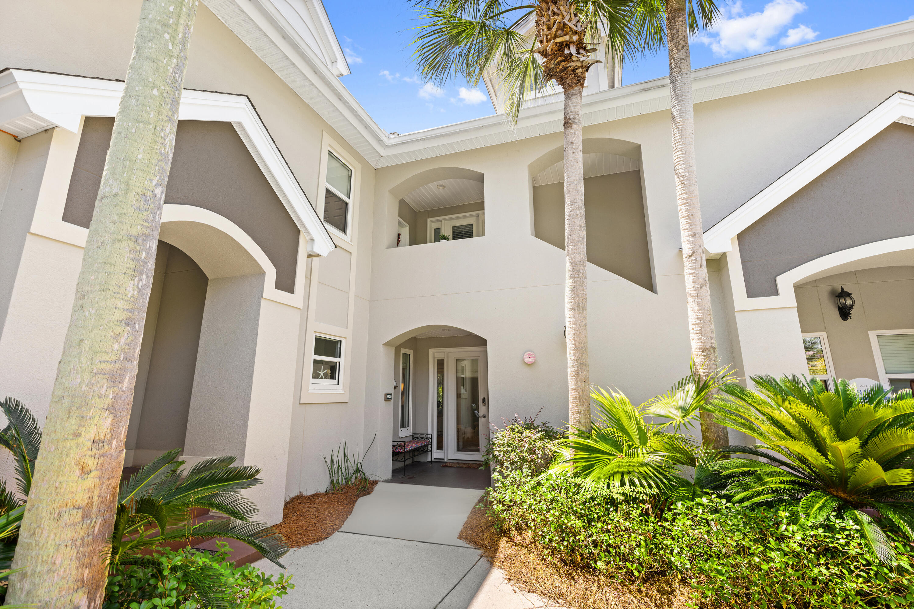 8570 Turnberry Drive, 8570