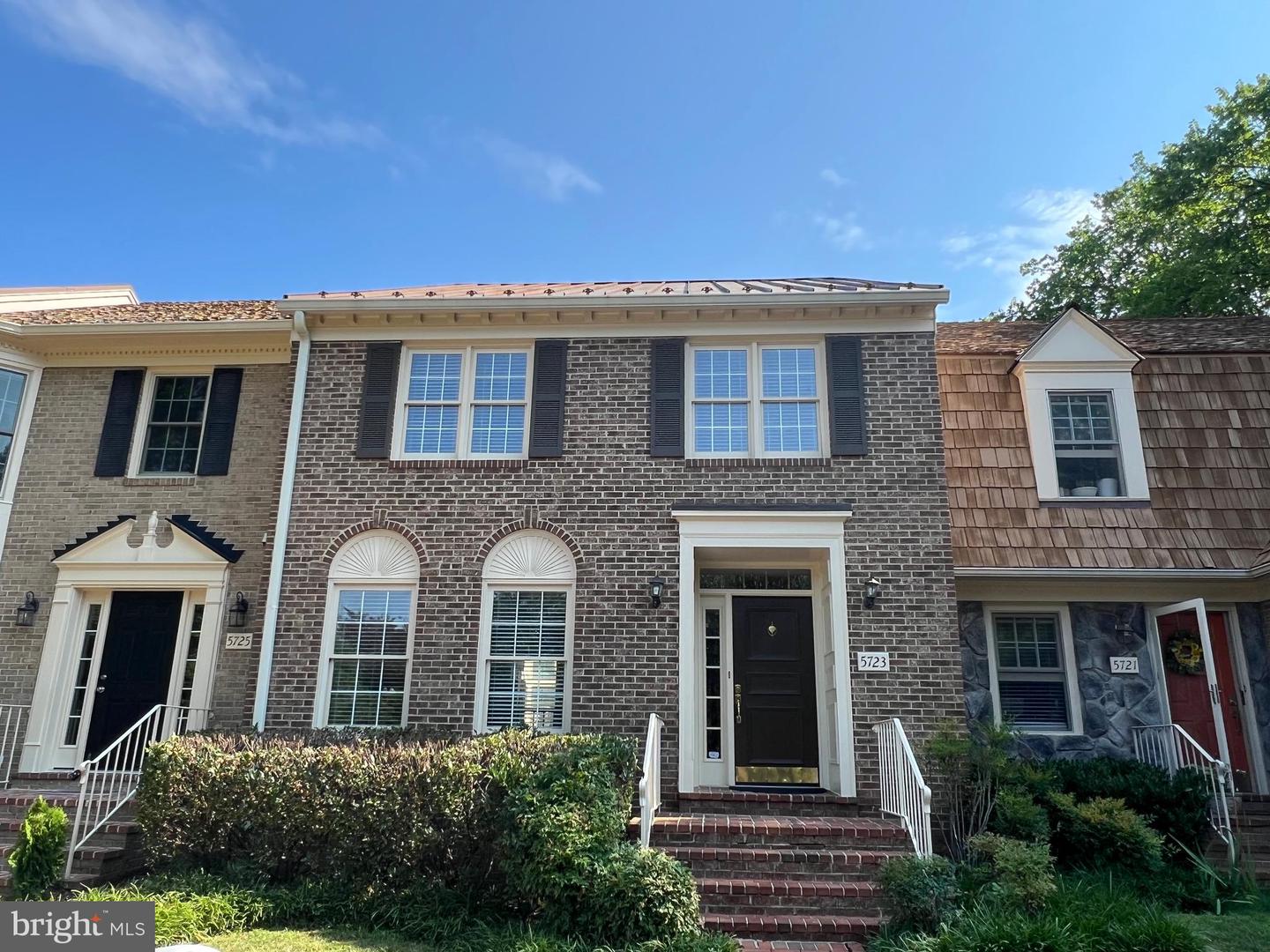 5723 BREWER HOUSE CIR