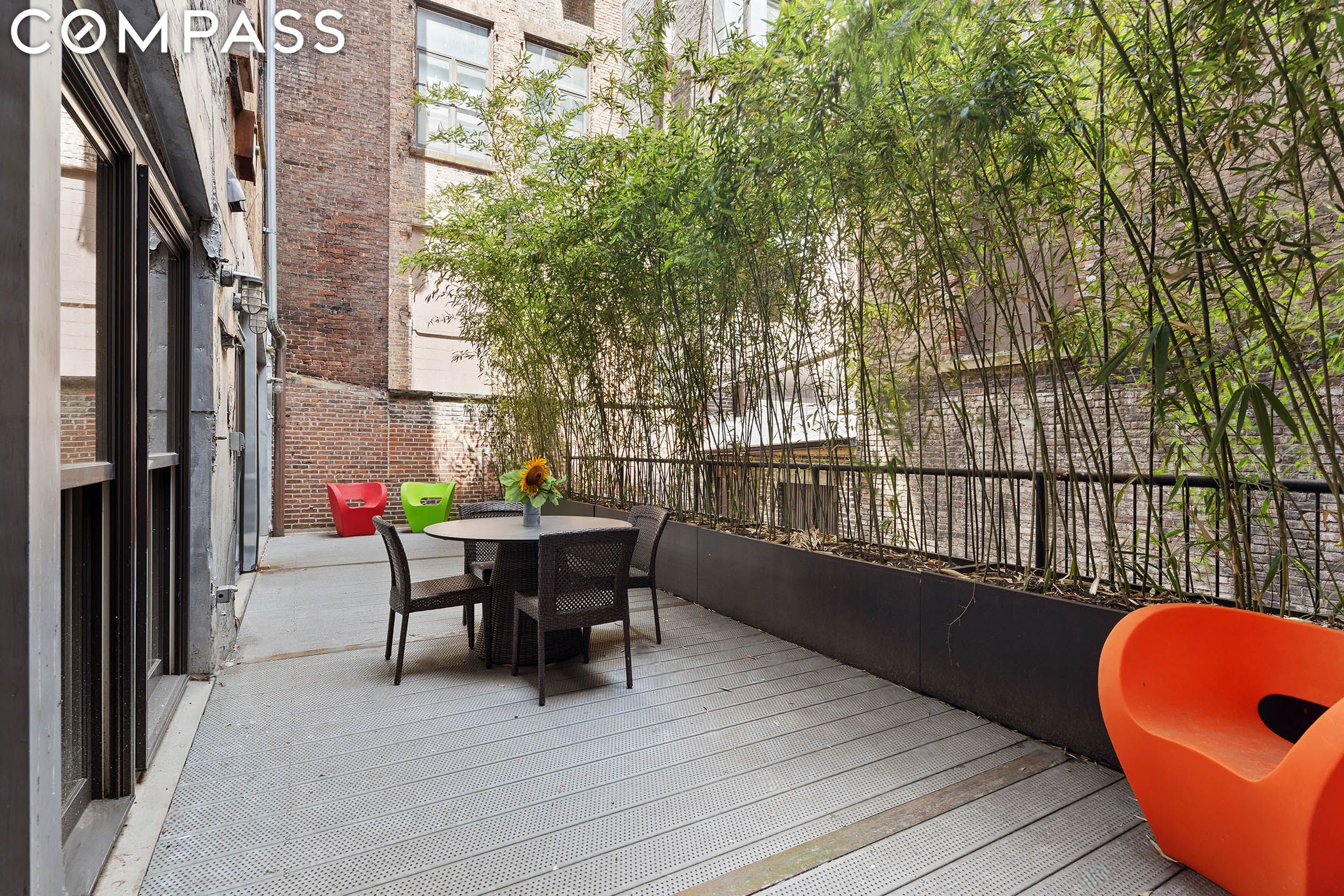542 Broadway 2R