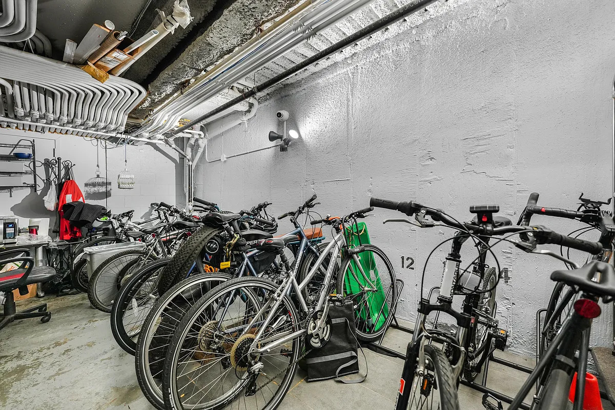 1311 Jackson Avenue 7D