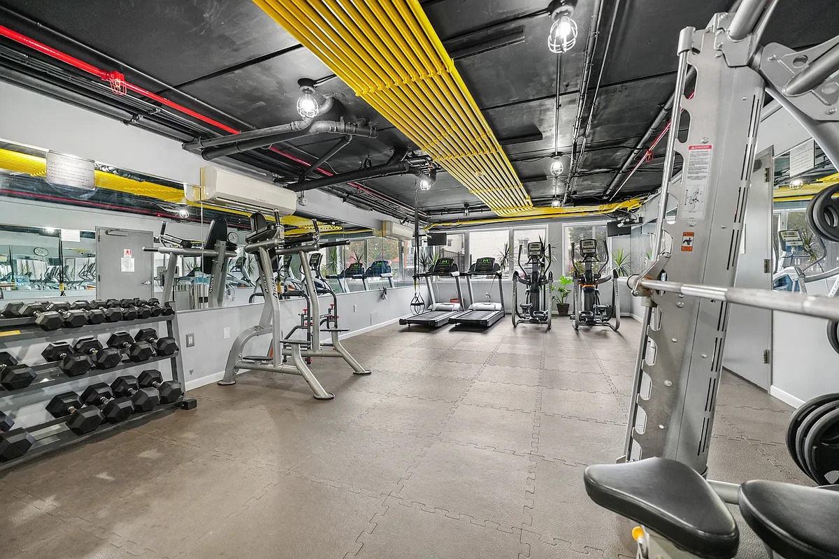 1311 Jackson Avenue 7D