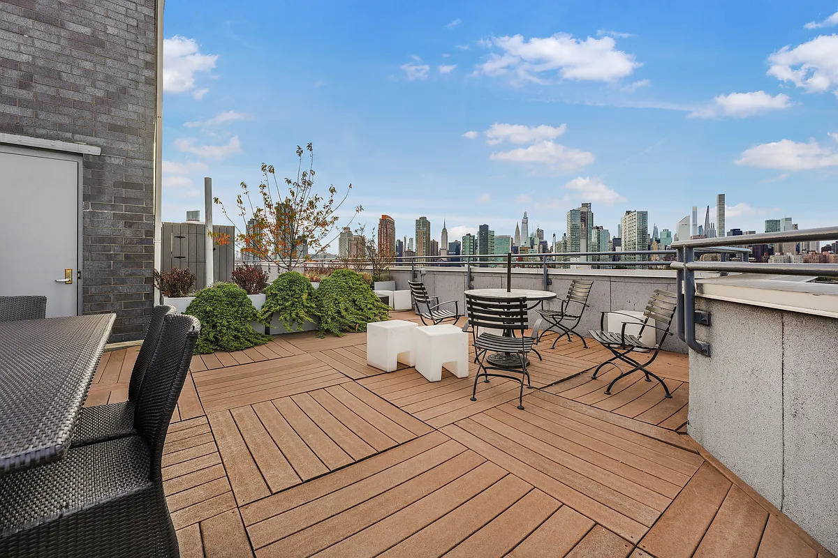 1311 Jackson Avenue 7D