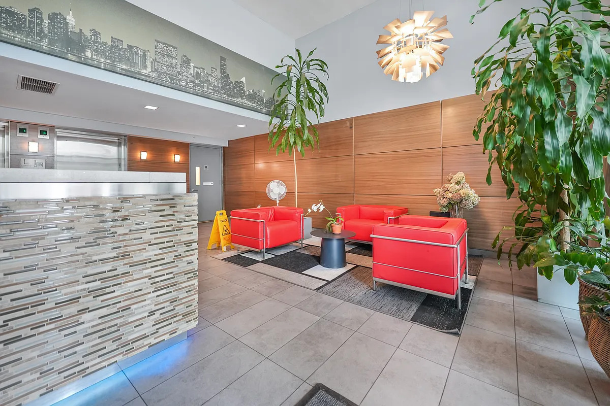 1311 Jackson Avenue 7D