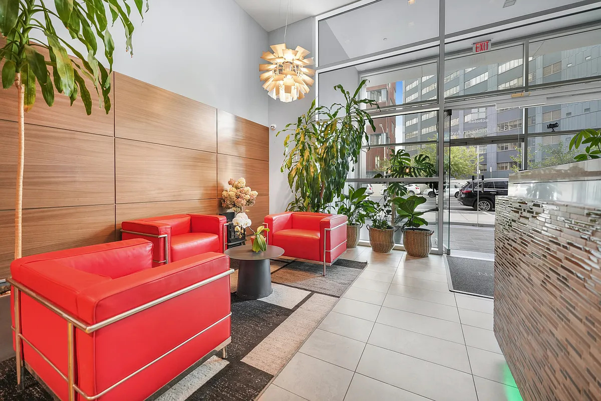 1311 Jackson Avenue 7D