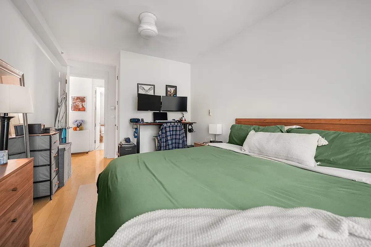 1311 Jackson Avenue 7D