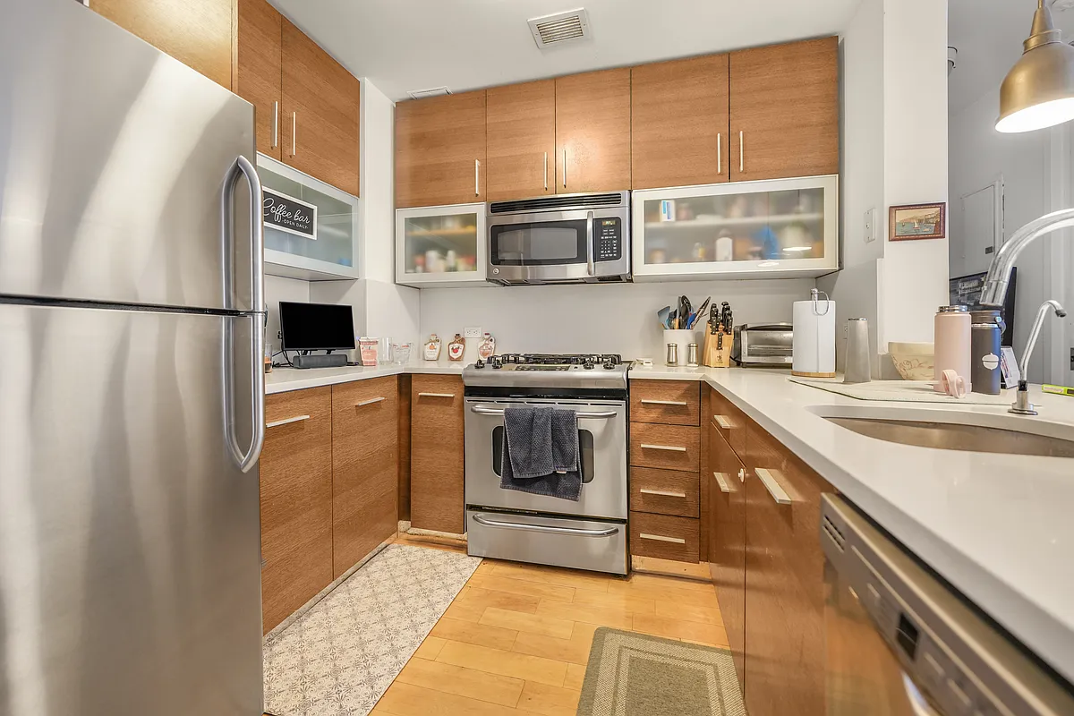 1311 Jackson Avenue 7D