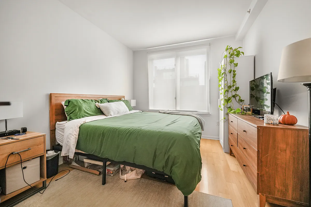 1311 Jackson Avenue 7D