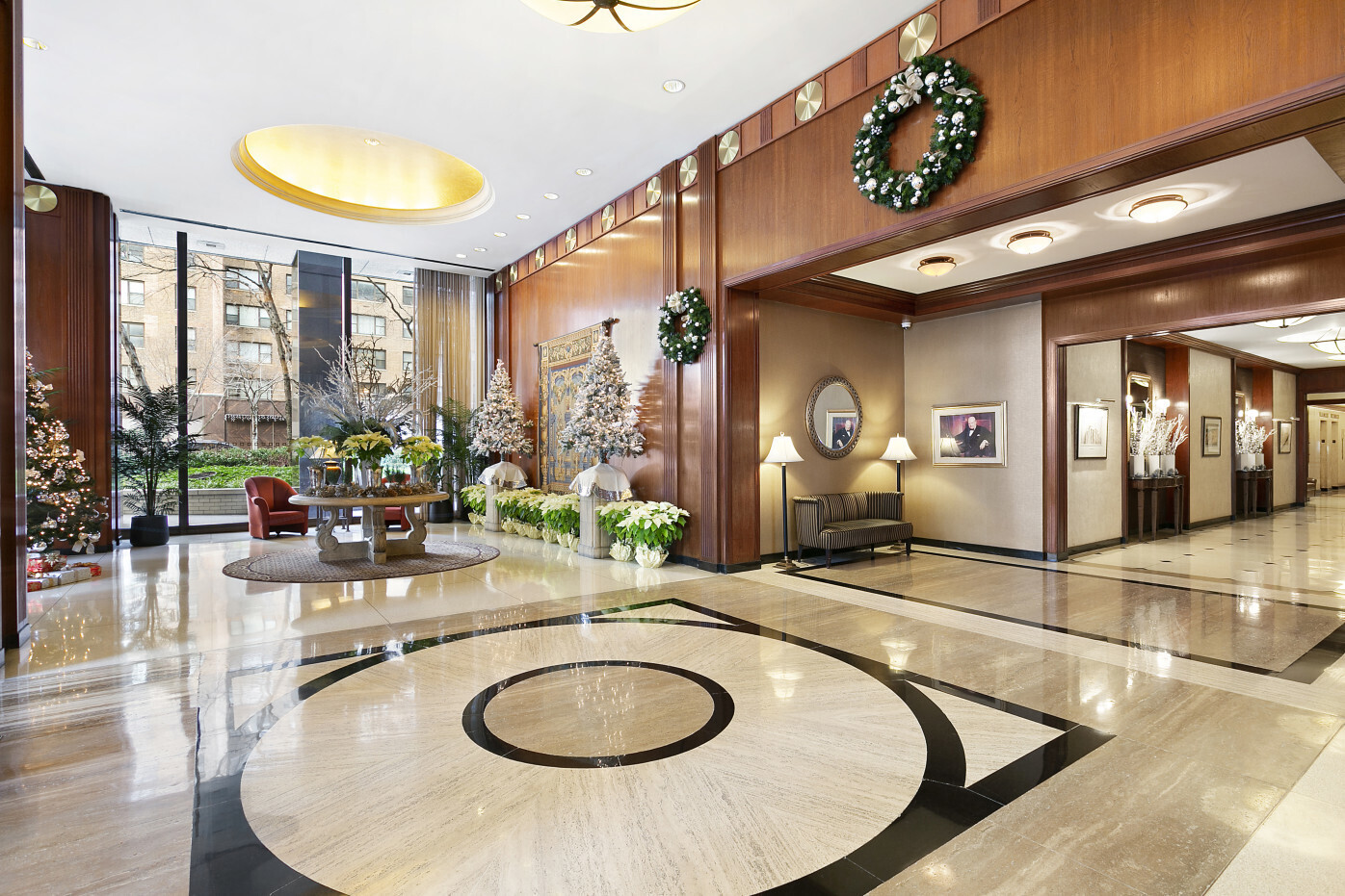 300 E 40th Street 24V