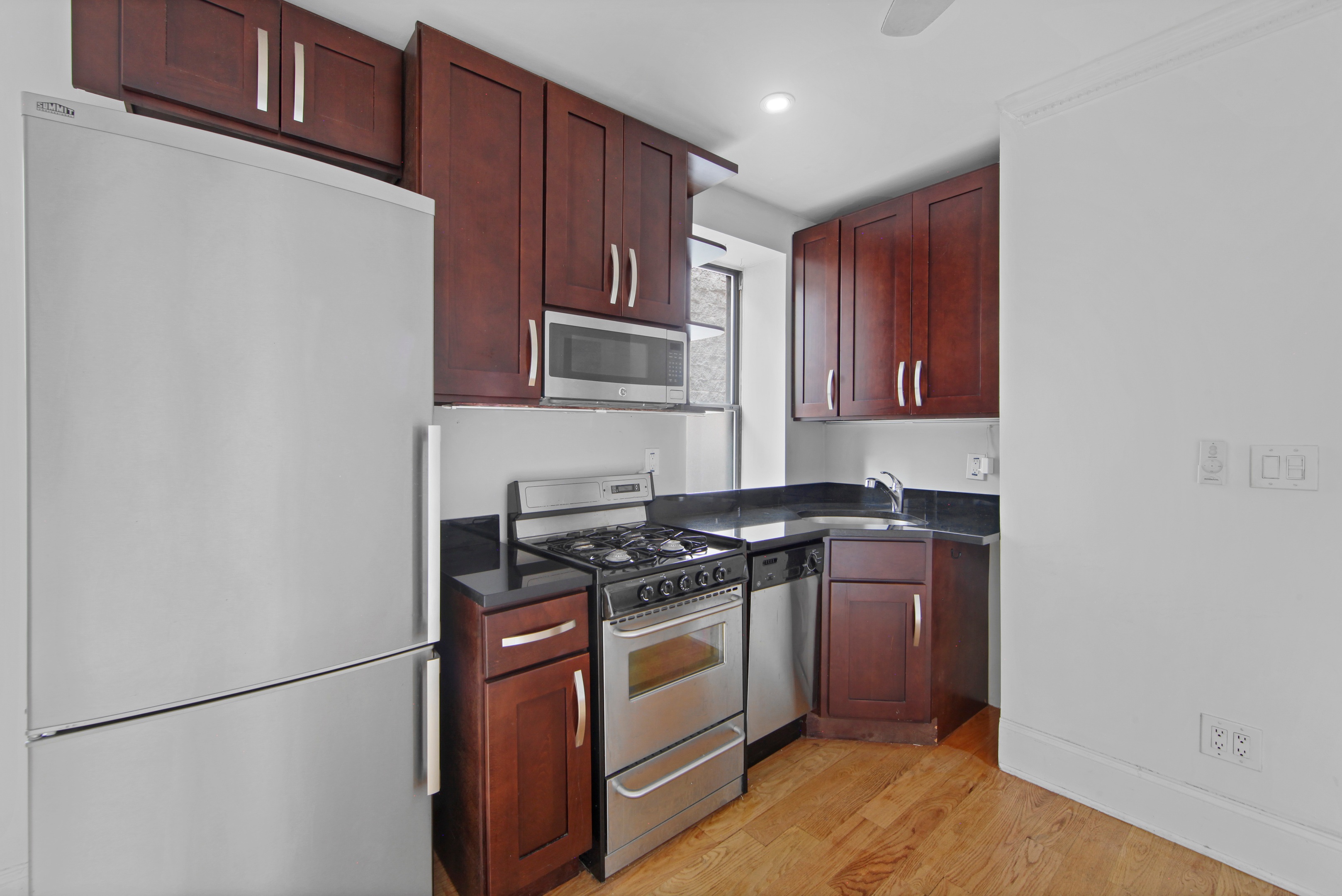 202 S 2nd Street 6