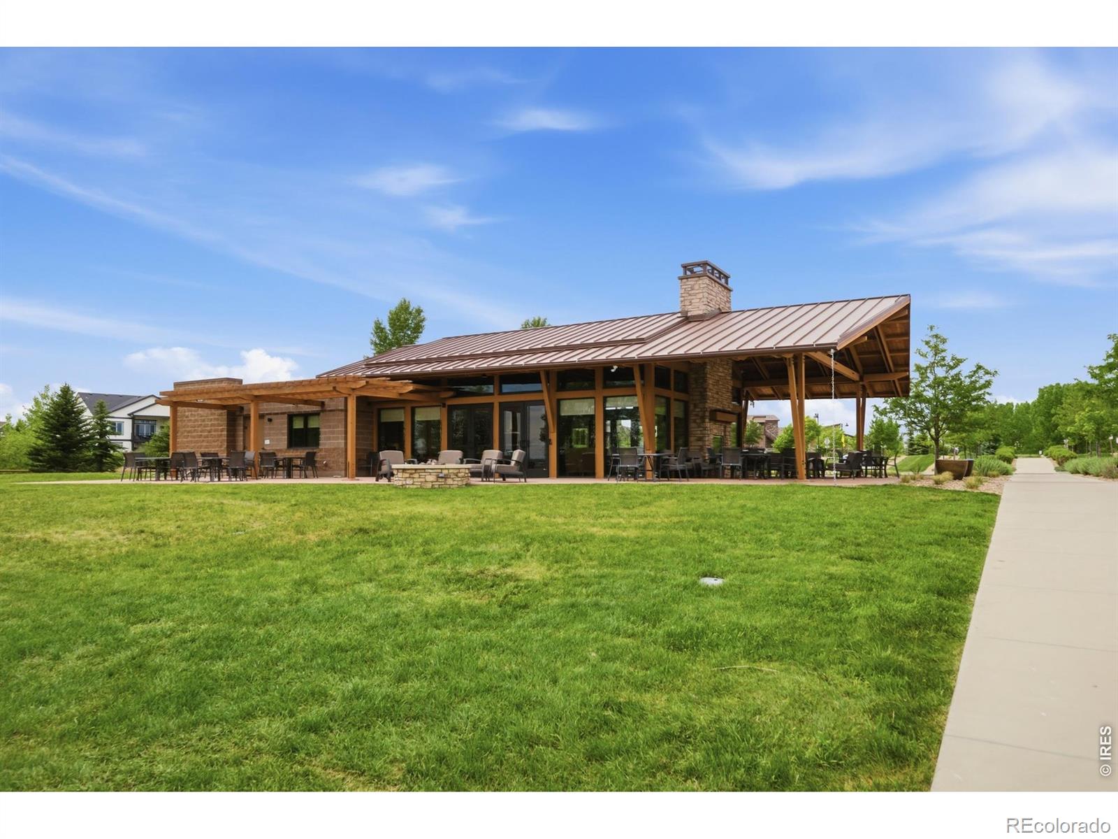 2737 Cub Lake Drive