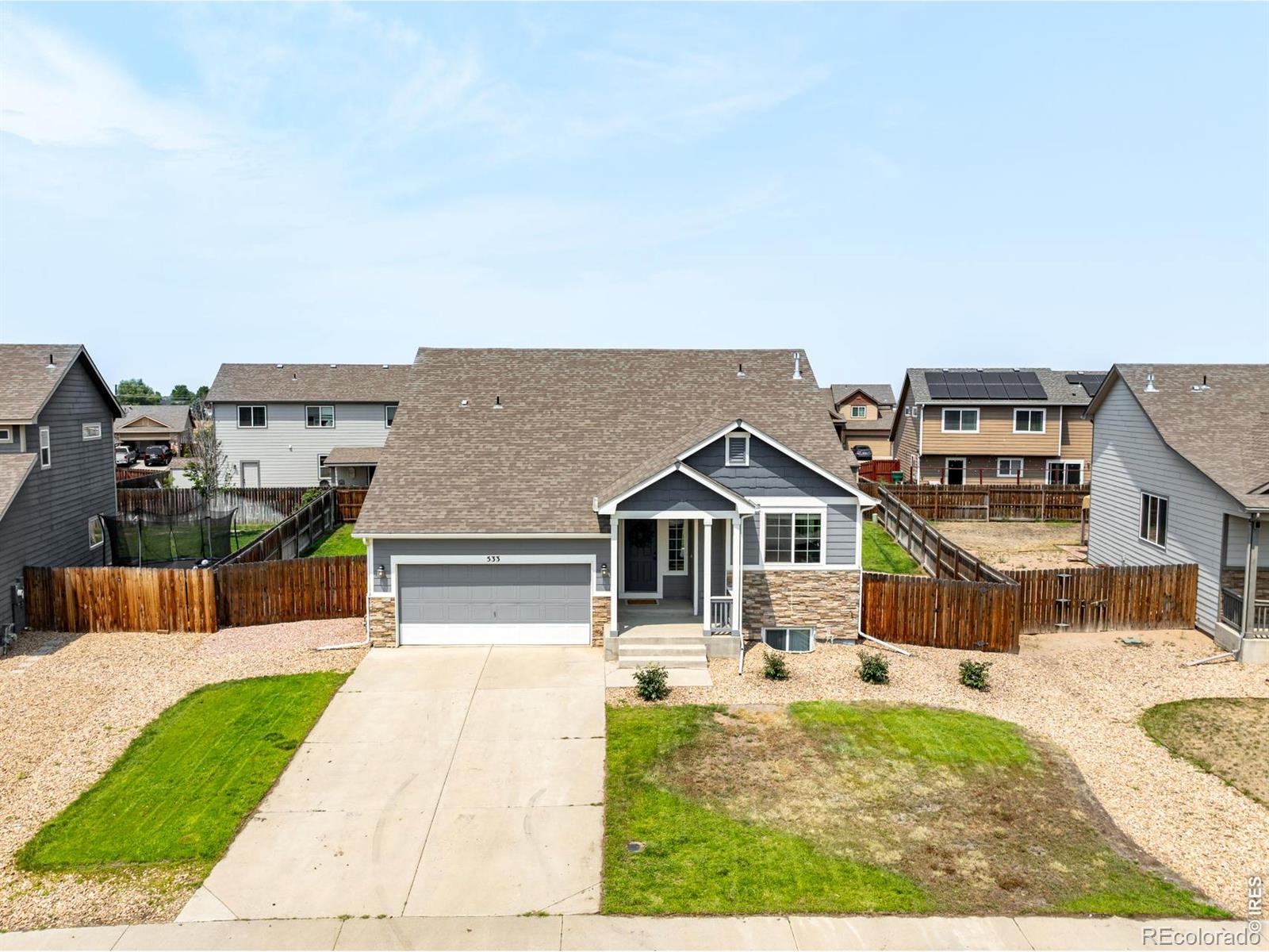 533 E 28th St Dr