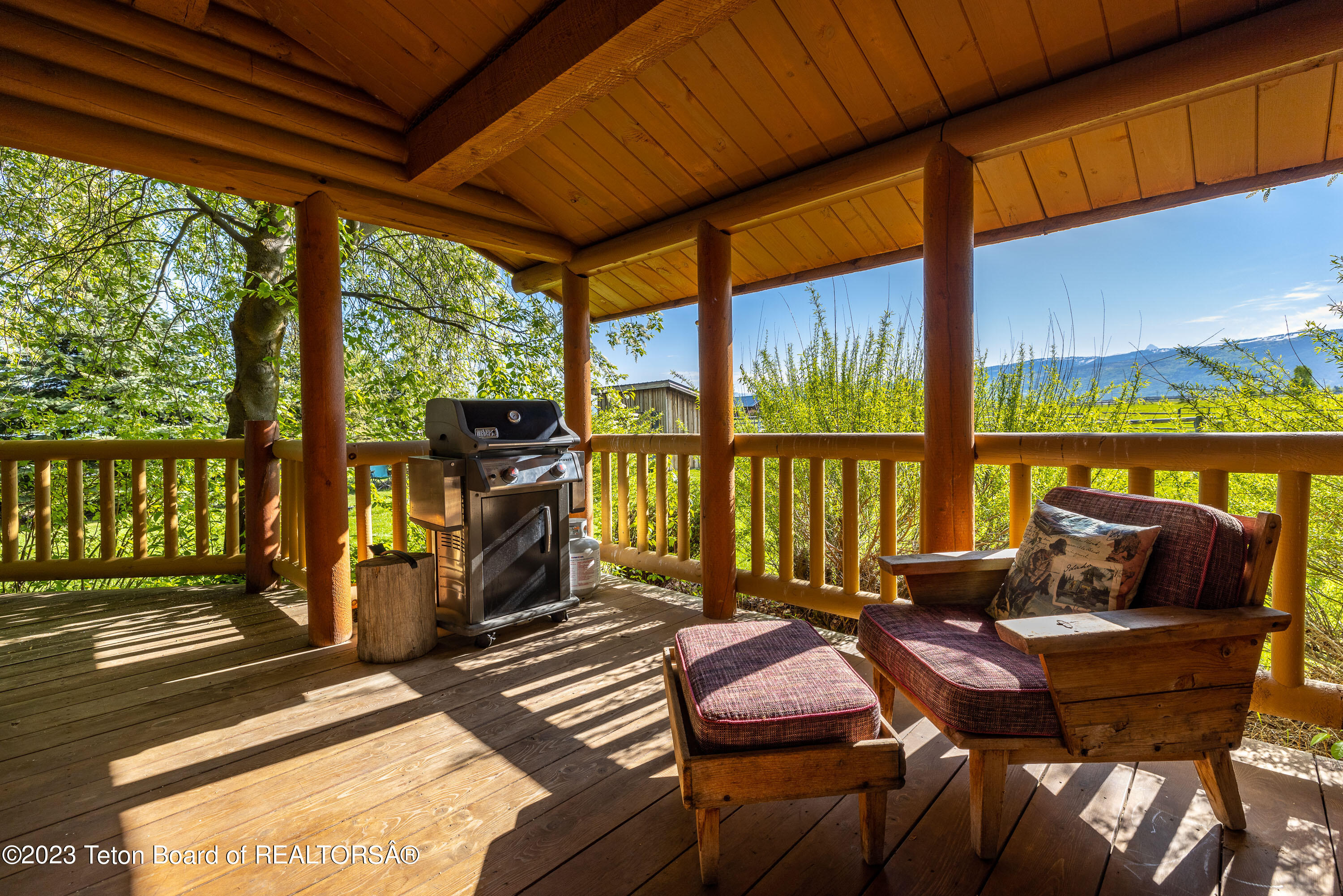 2093 MOUNTAIN MEADOW Drive