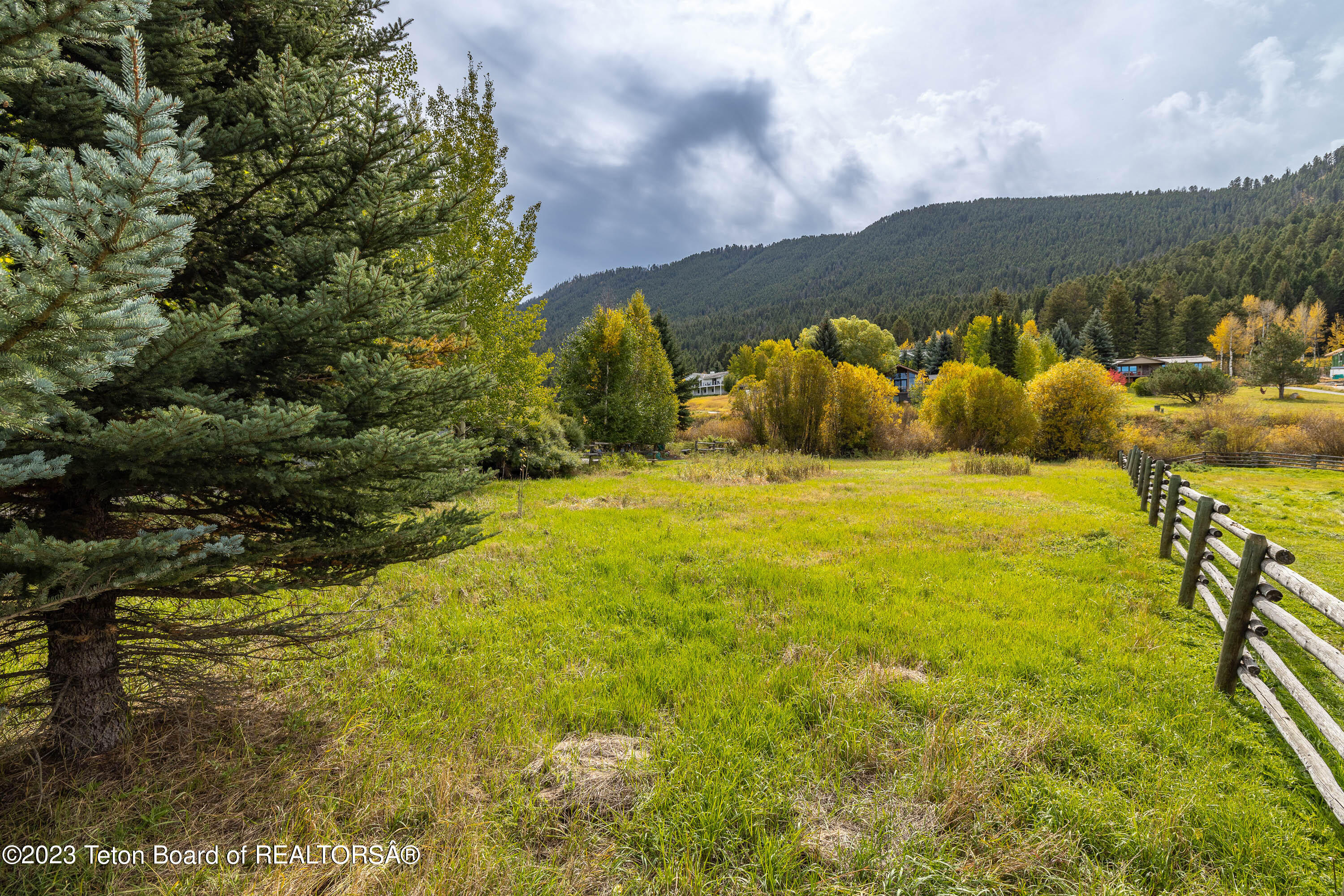 864 CACHE CREEK Drive