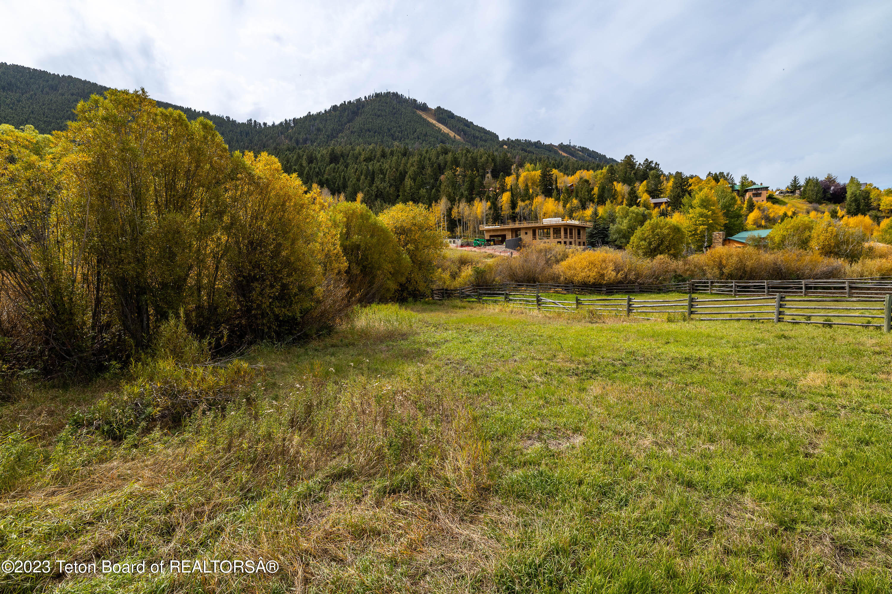 864 CACHE CREEK Drive