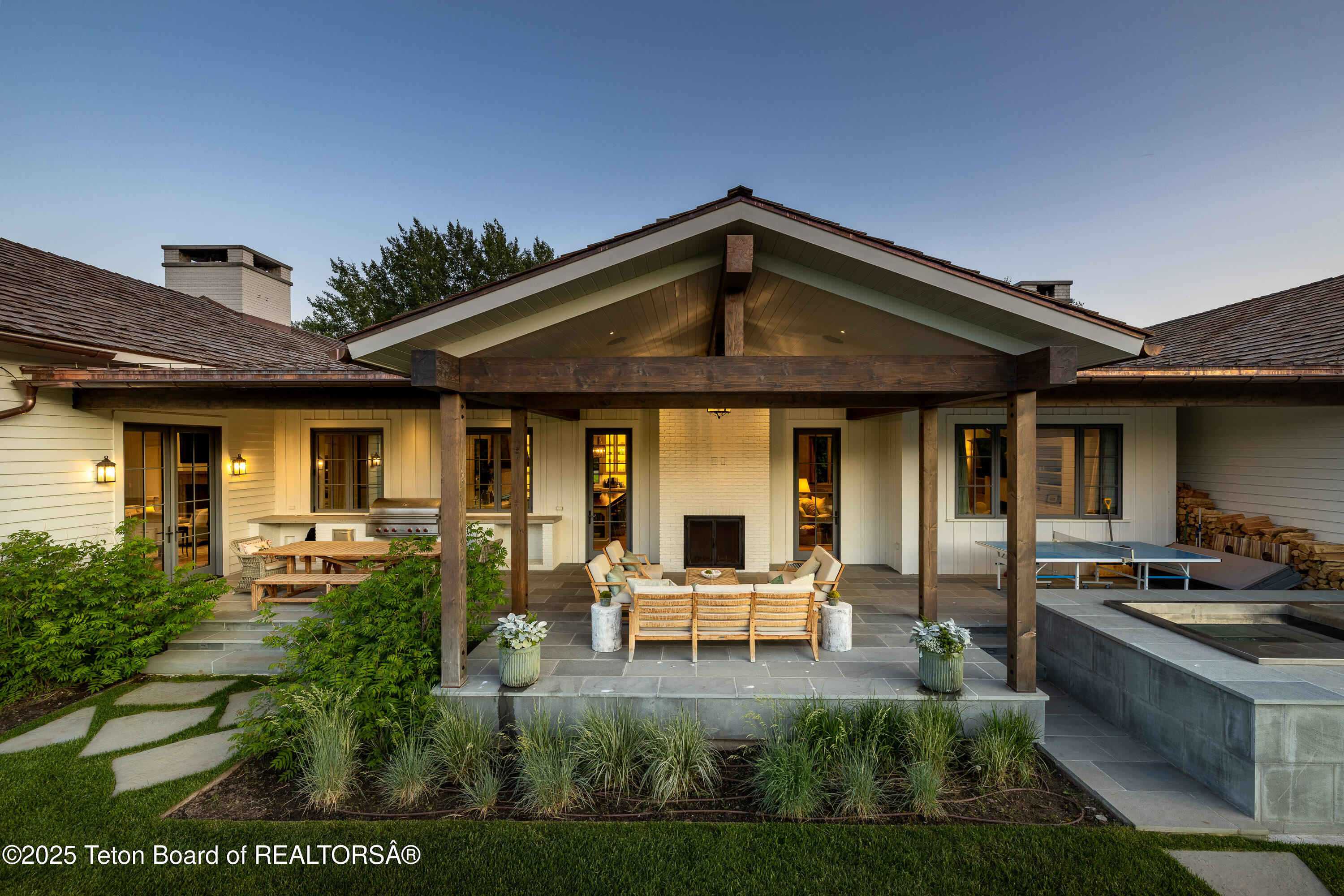 5025 SHOSHONE Drive
