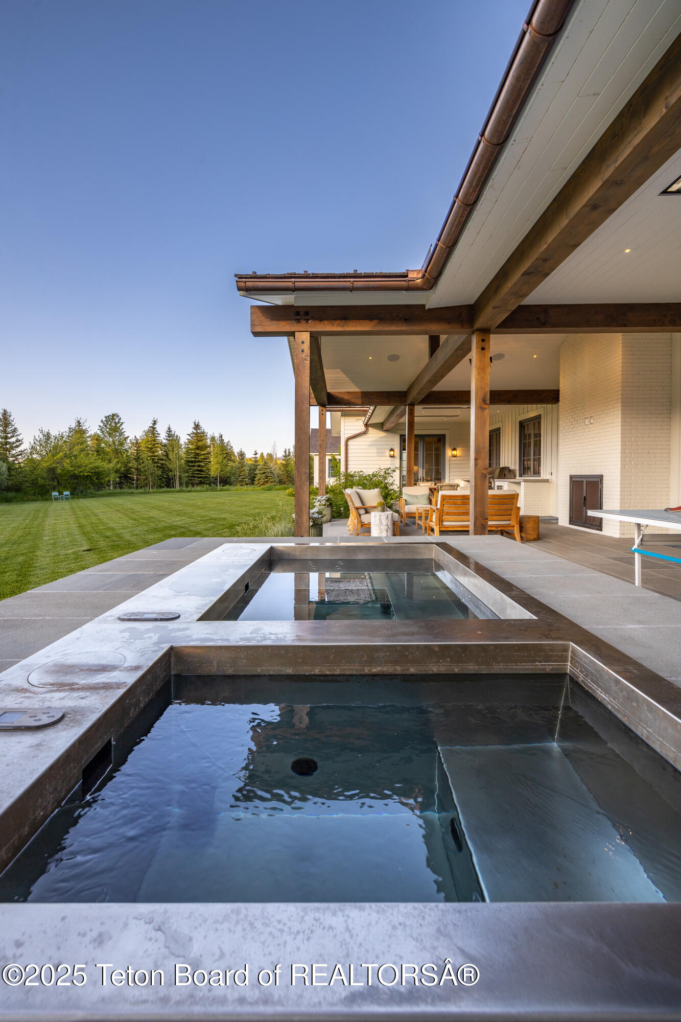 5025 SHOSHONE Drive