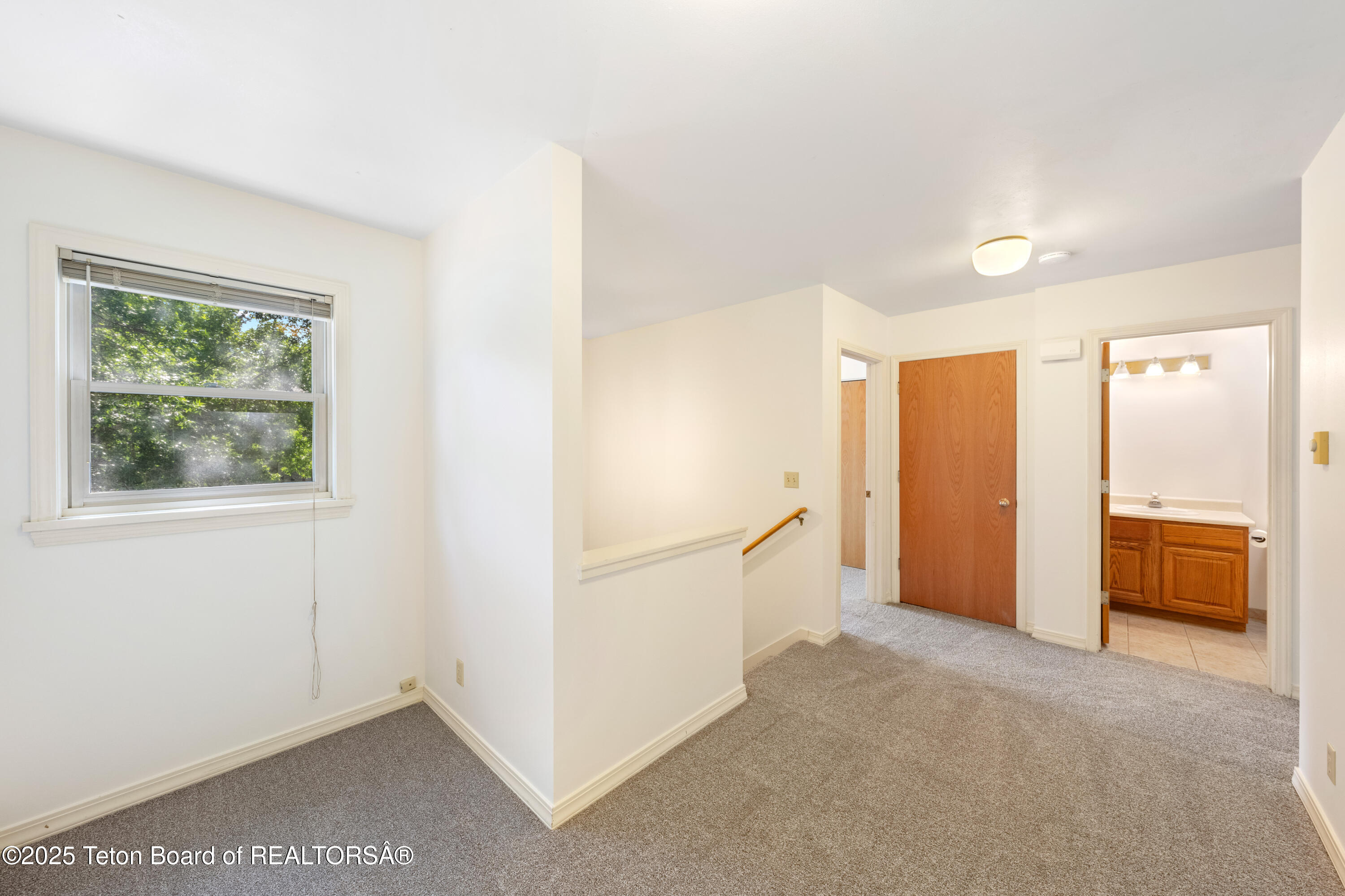 1070 ELK RUN Lane, 5