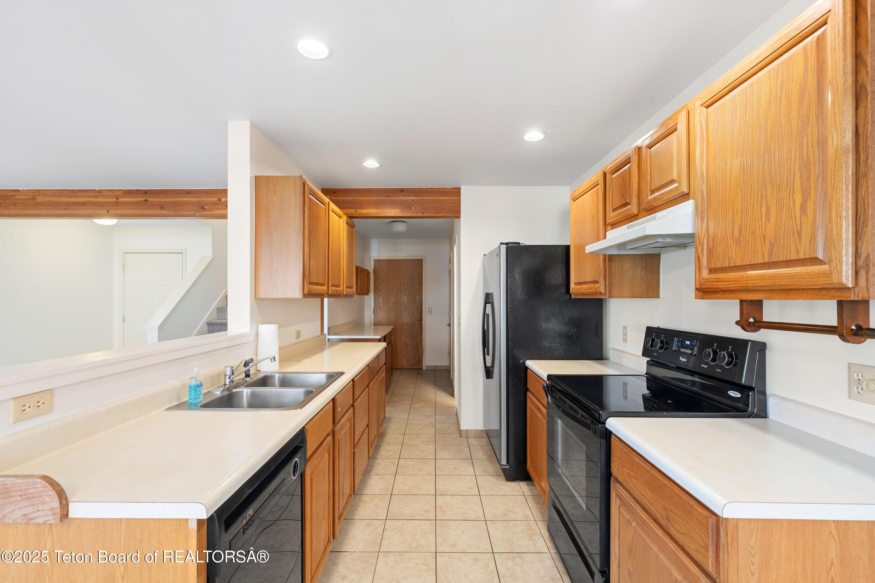 1070 ELK RUN Lane, 5