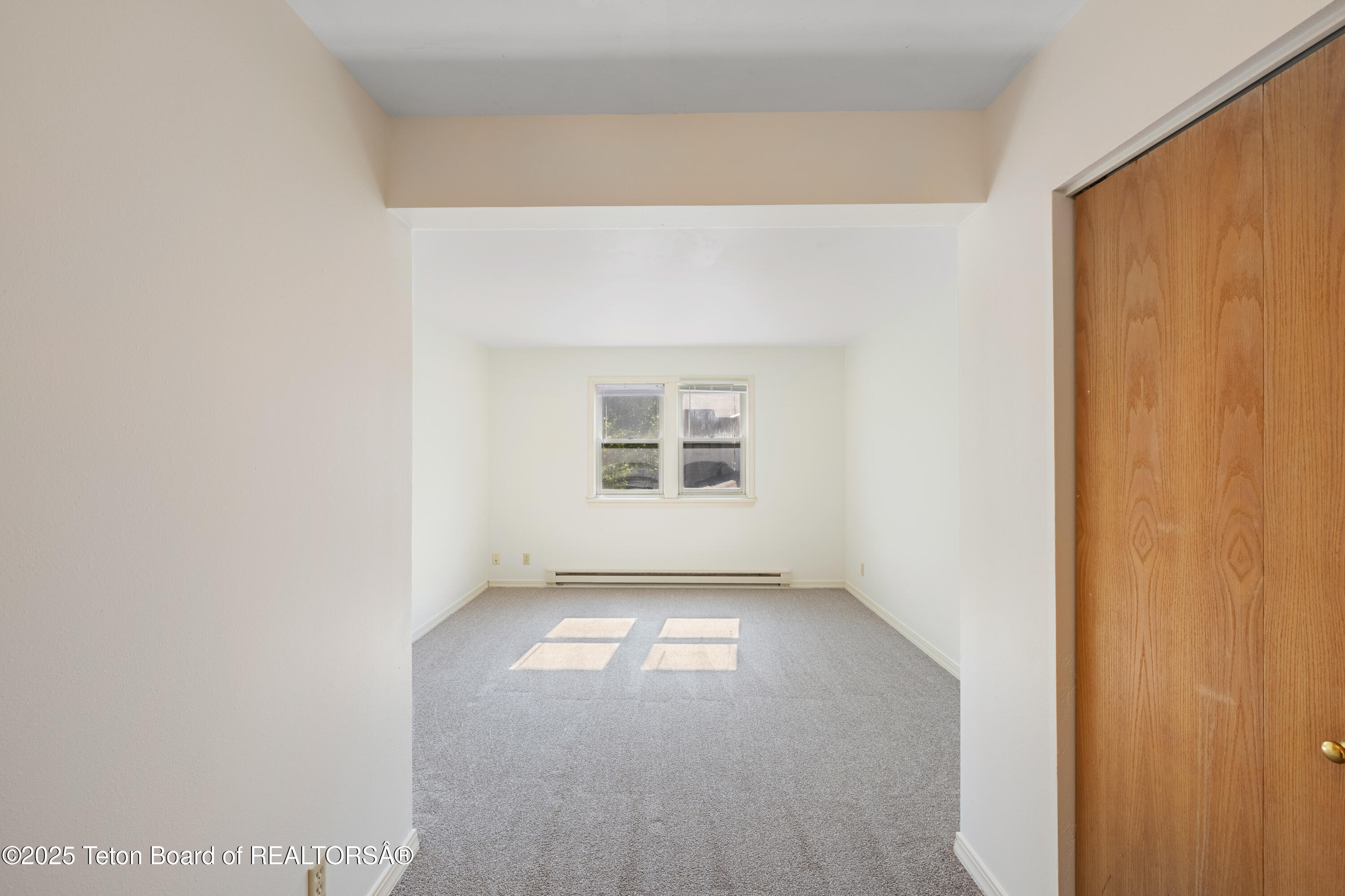 1070 ELK RUN Lane, 5