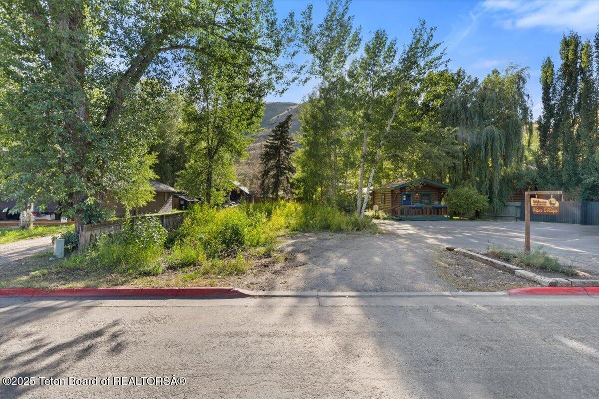 415 N GLENWOOD Street