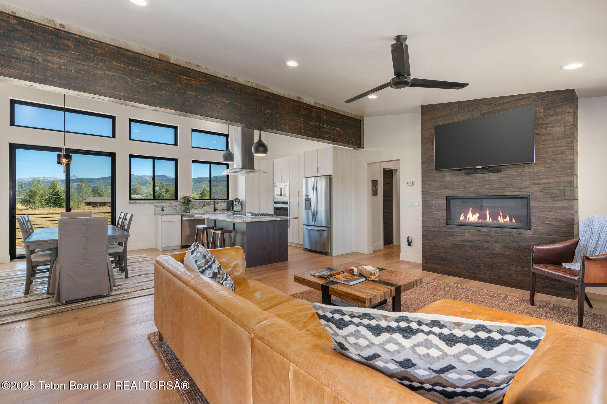 1410 RUNNING HORSE Trail