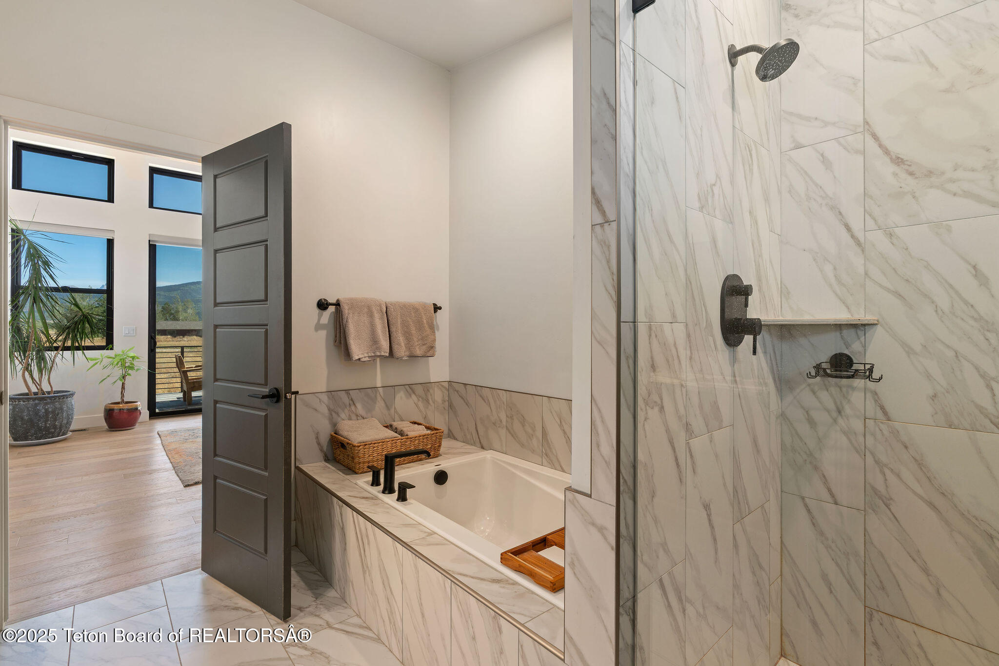 1410 RUNNING HORSE Trail
