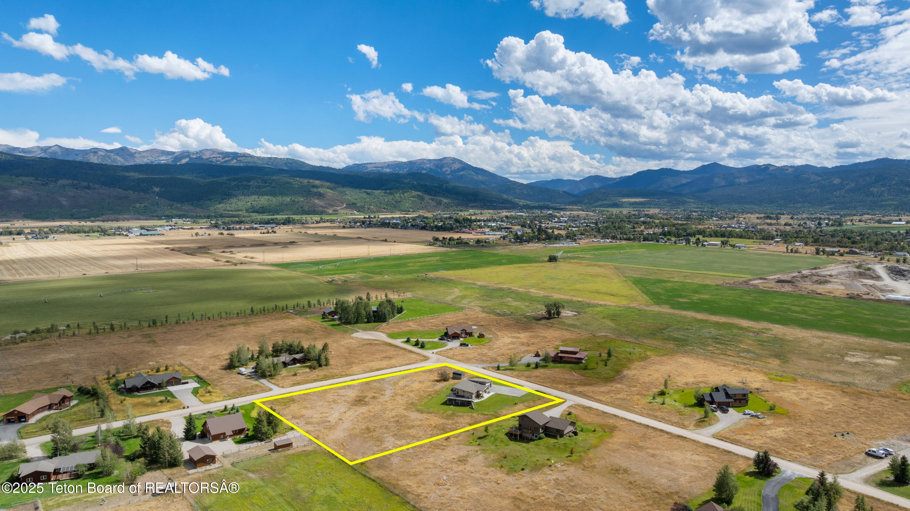 1410 RUNNING HORSE Trail
