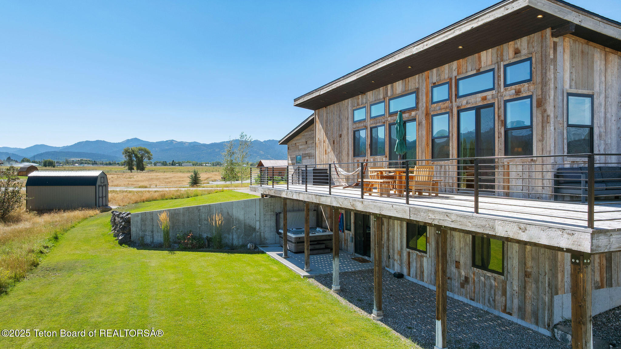 1410 RUNNING HORSE Trail