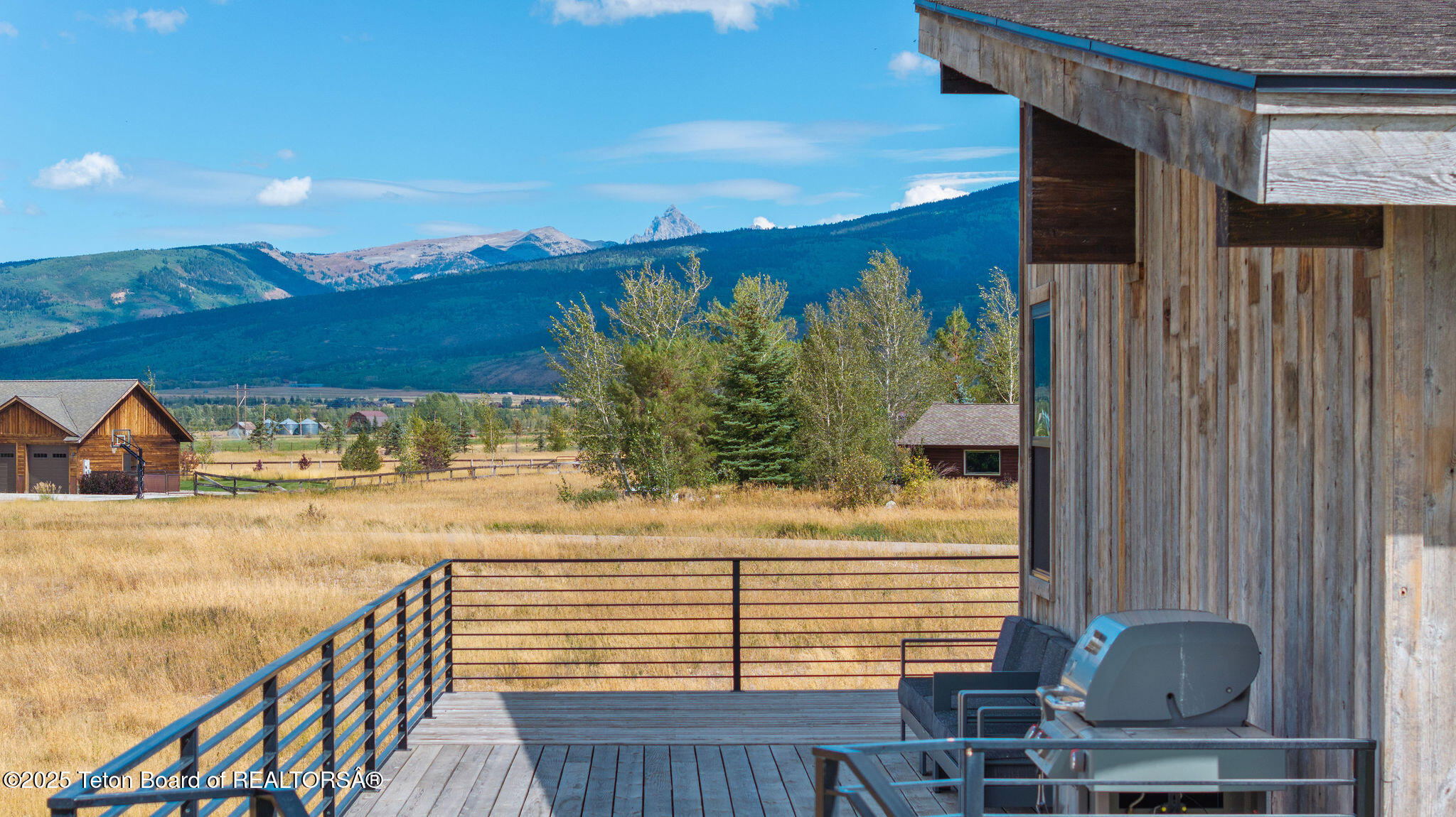 1410 RUNNING HORSE Trail