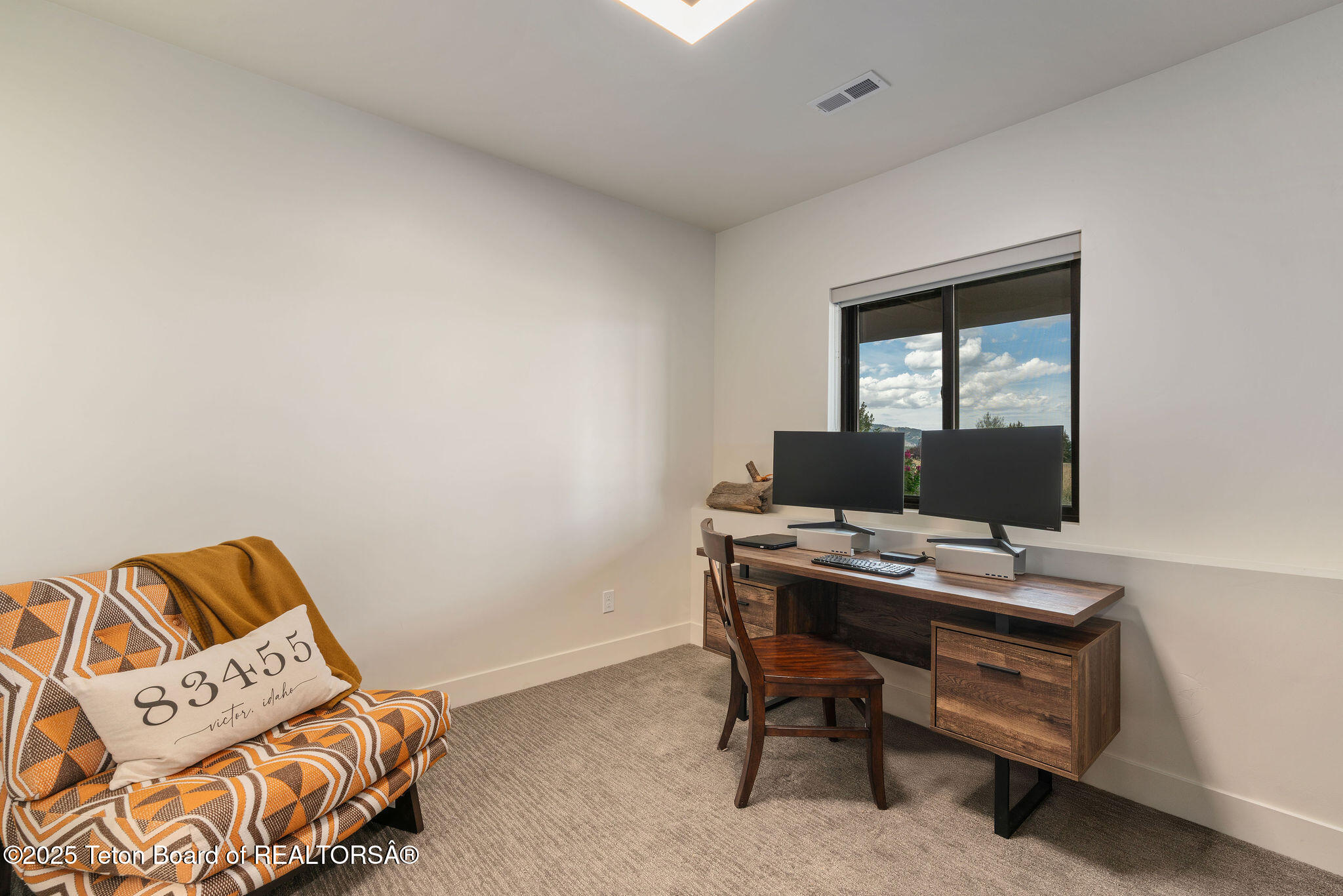 1410 RUNNING HORSE Trail