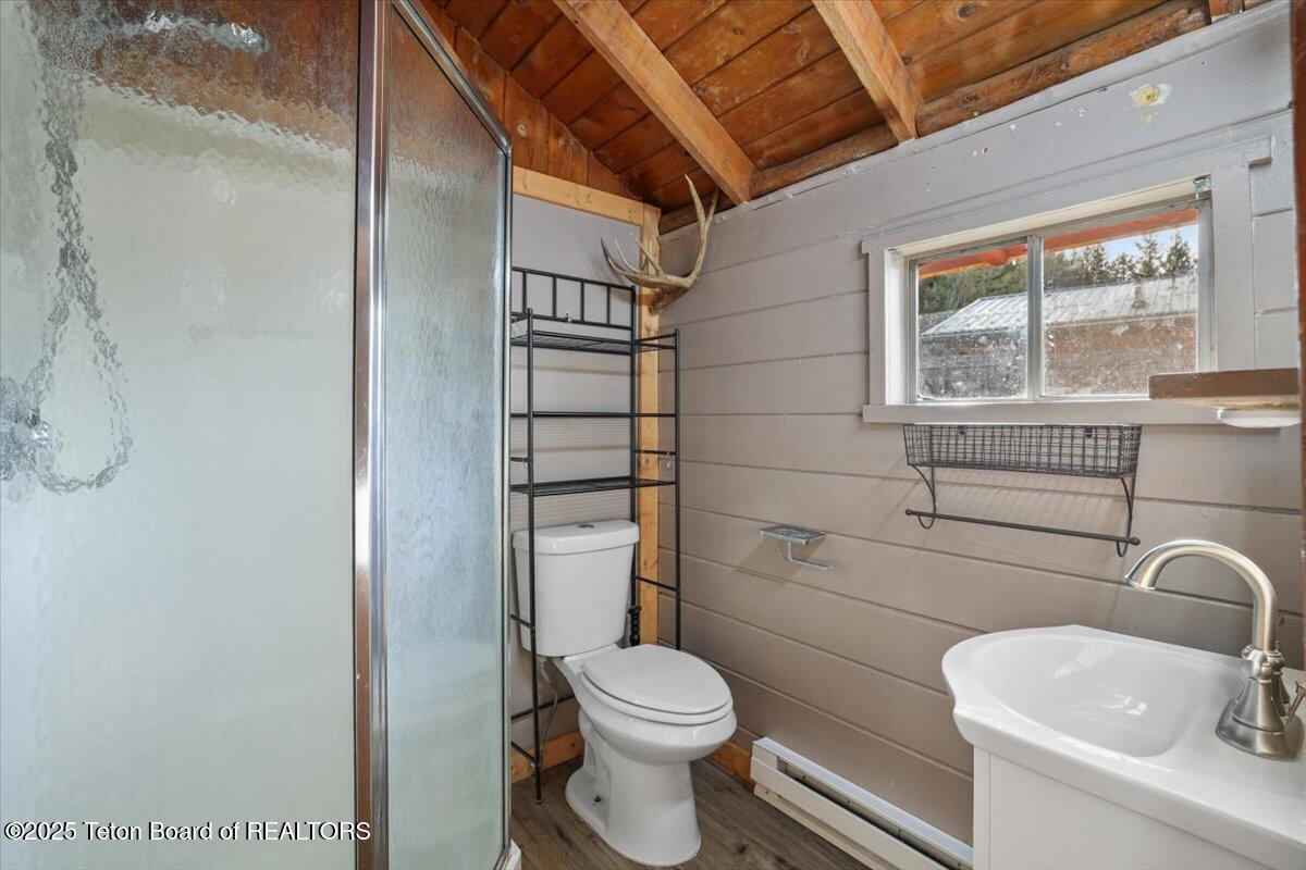 16 FOOTHILL Boulevard