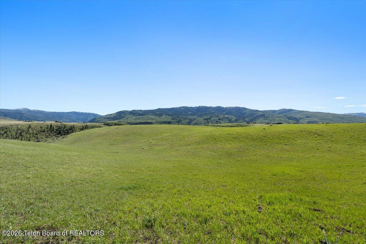 7650 S SQUAW CREEK Road
