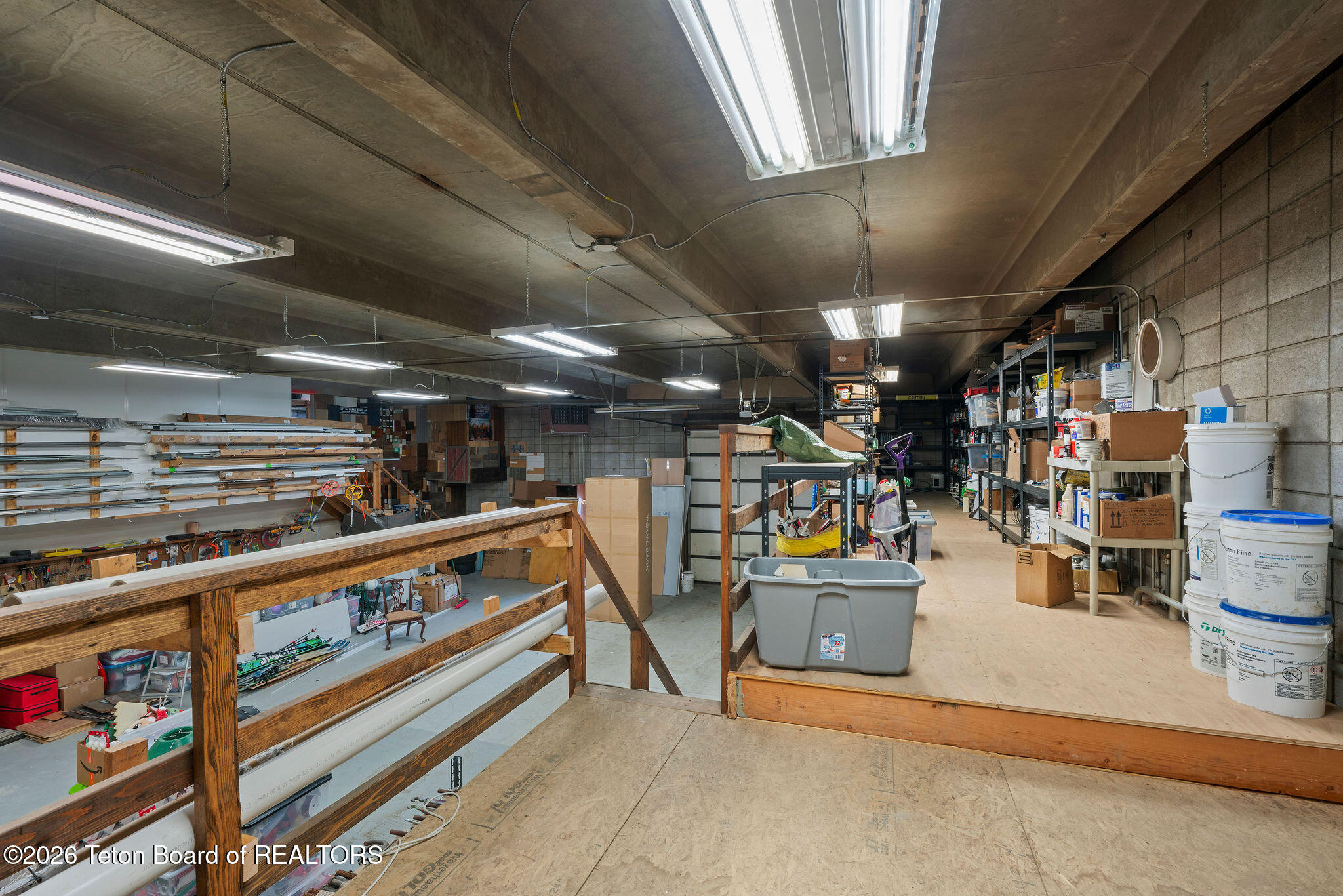 1200 GREGORY Lane UNIT B