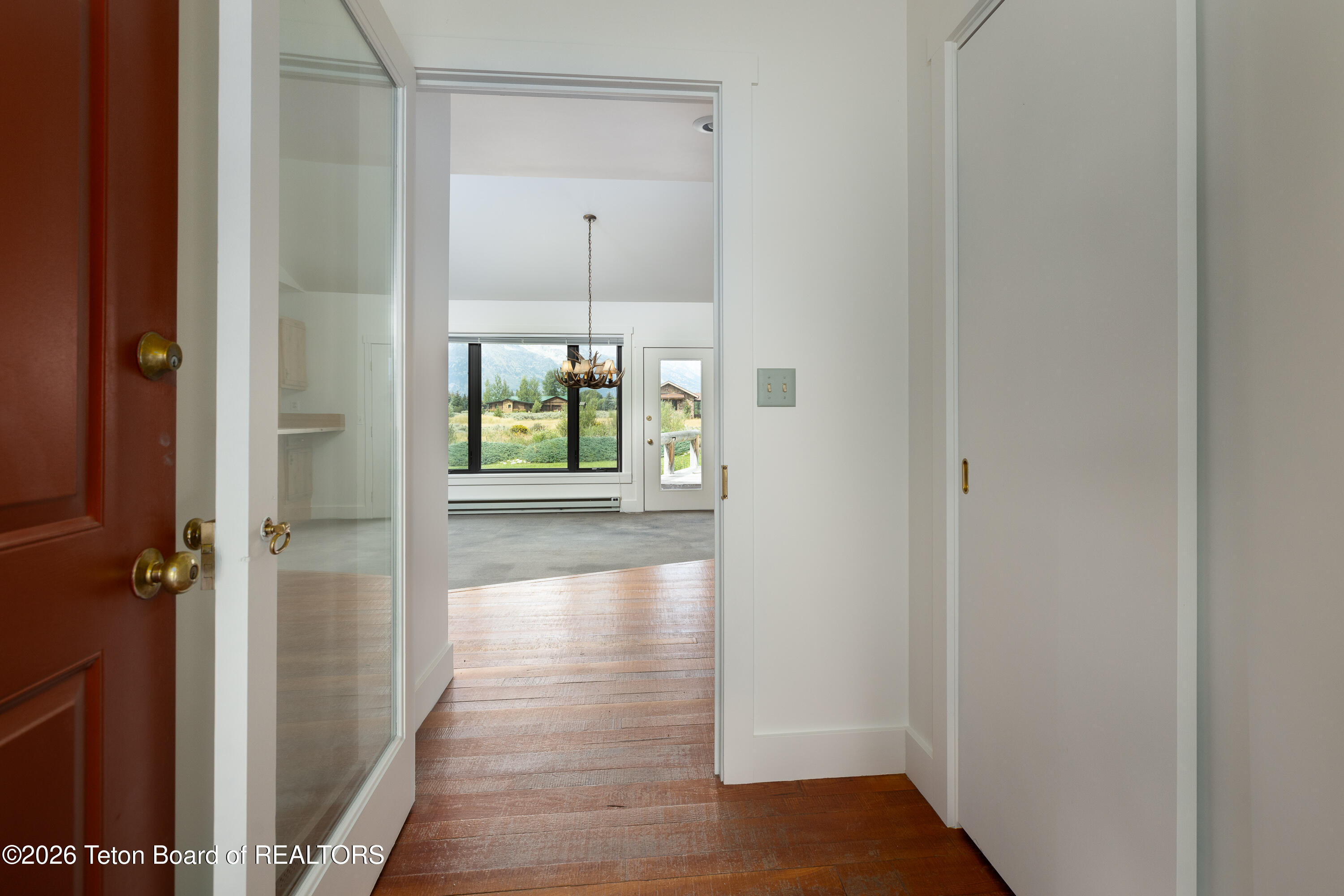 275 E MOULTON LOOP Road