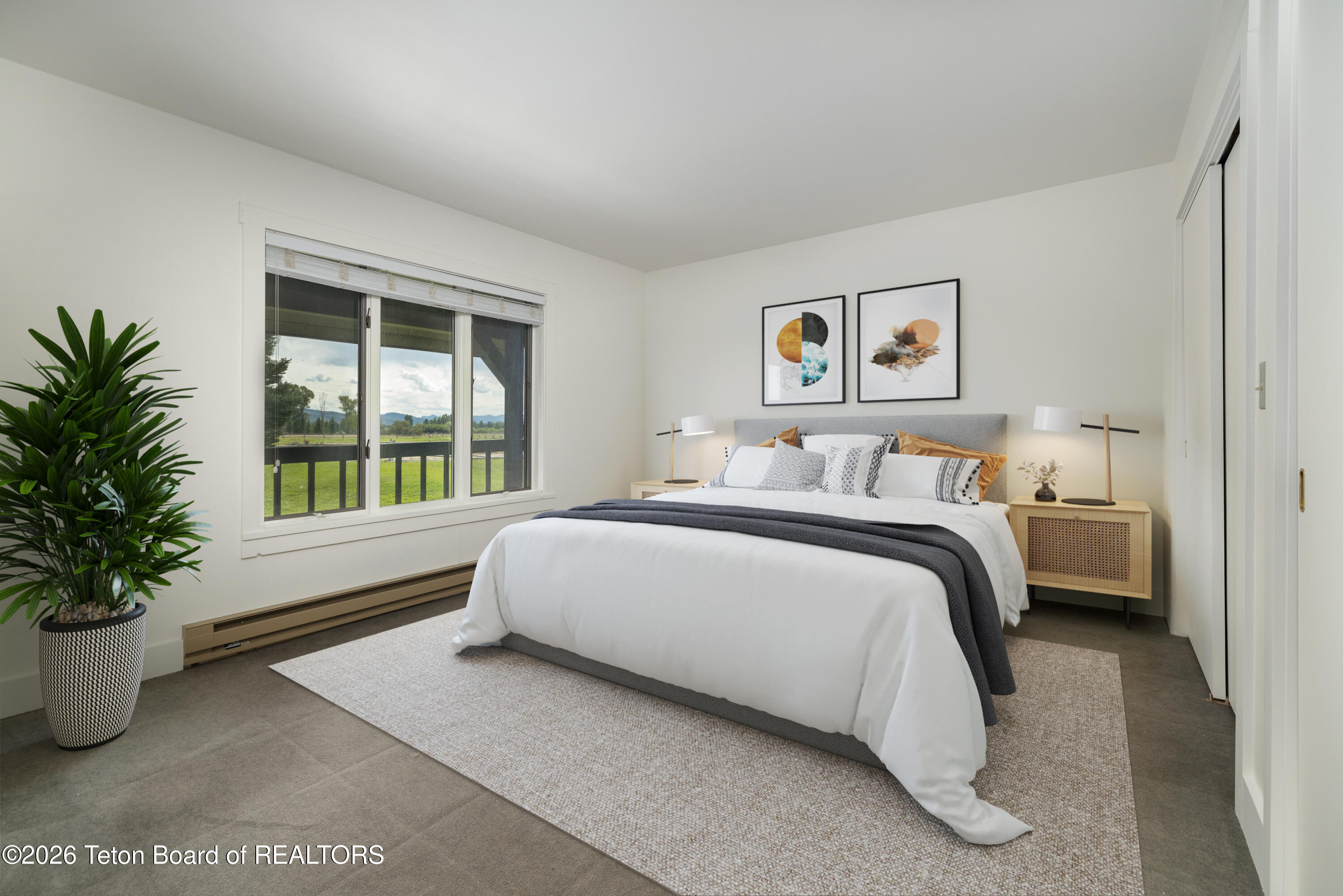 275 E MOULTON LOOP Road