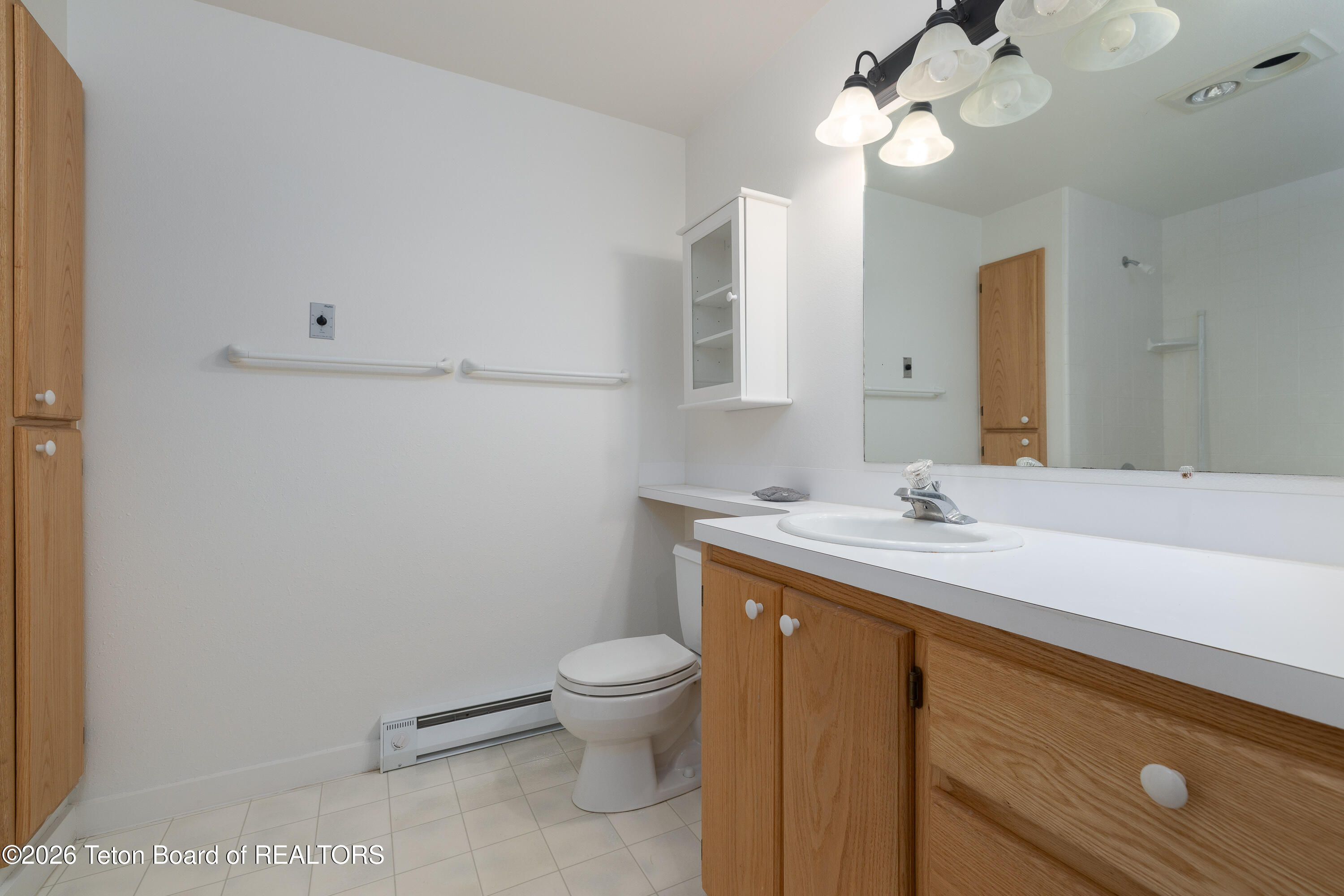 275 E MOULTON LOOP Road