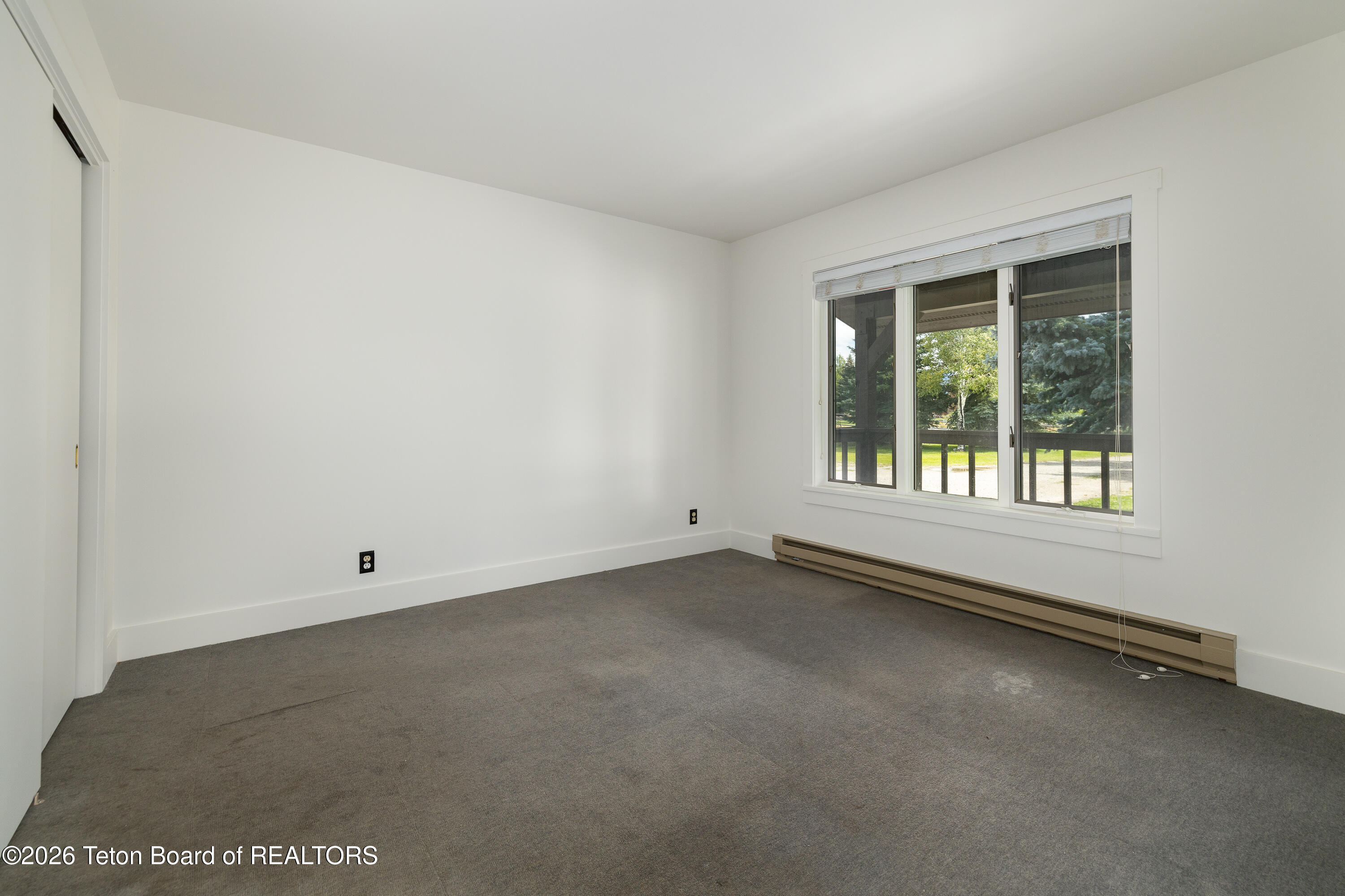 275 E MOULTON LOOP Road