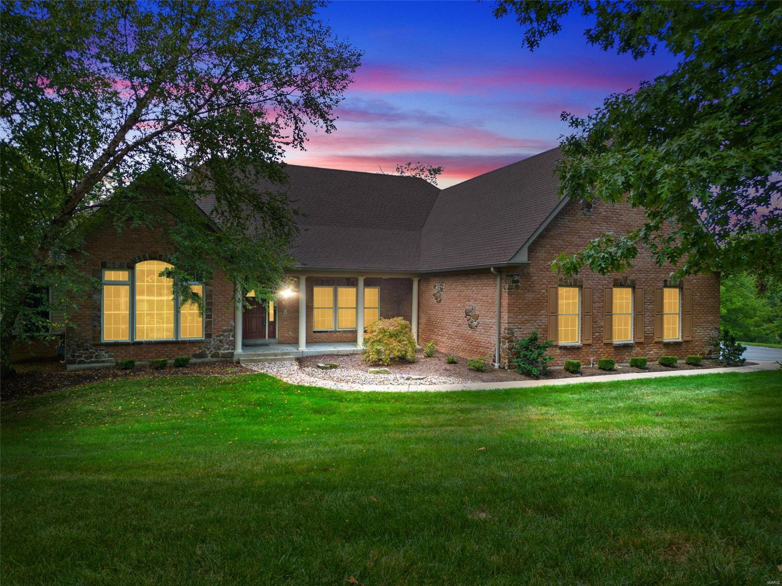 2842 Christopher Bluffs Lane