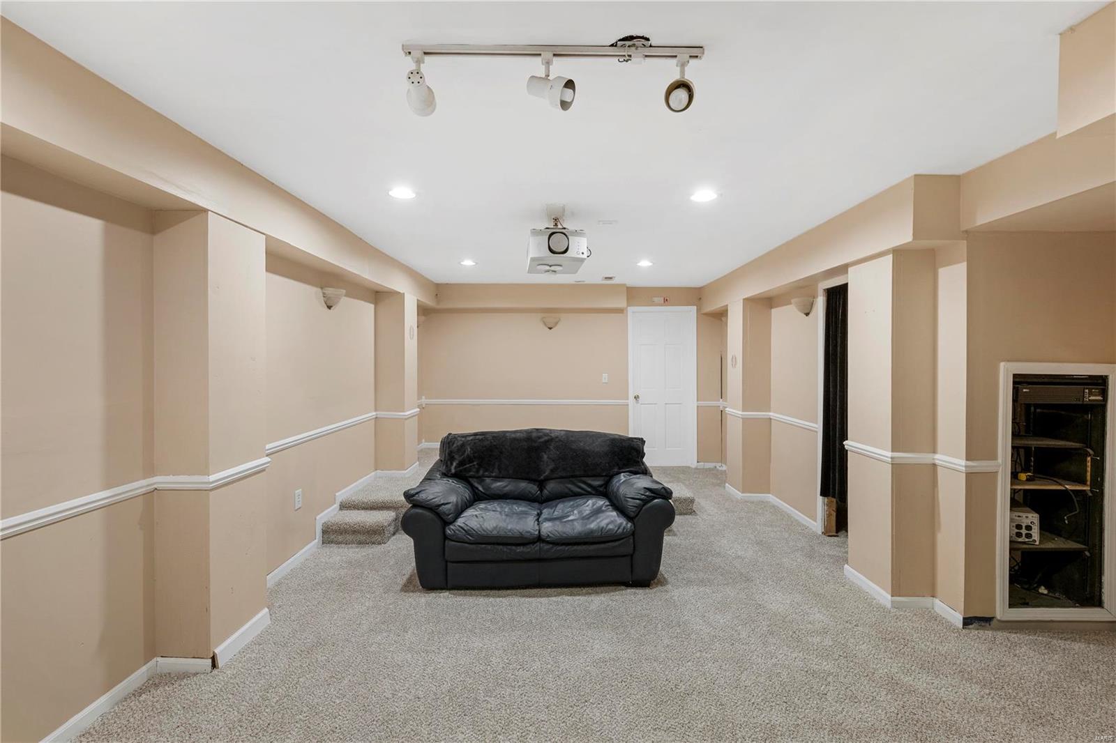 787 Shadow Pine Drive