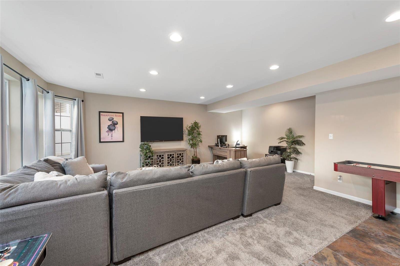 16 Winter Pond Drive