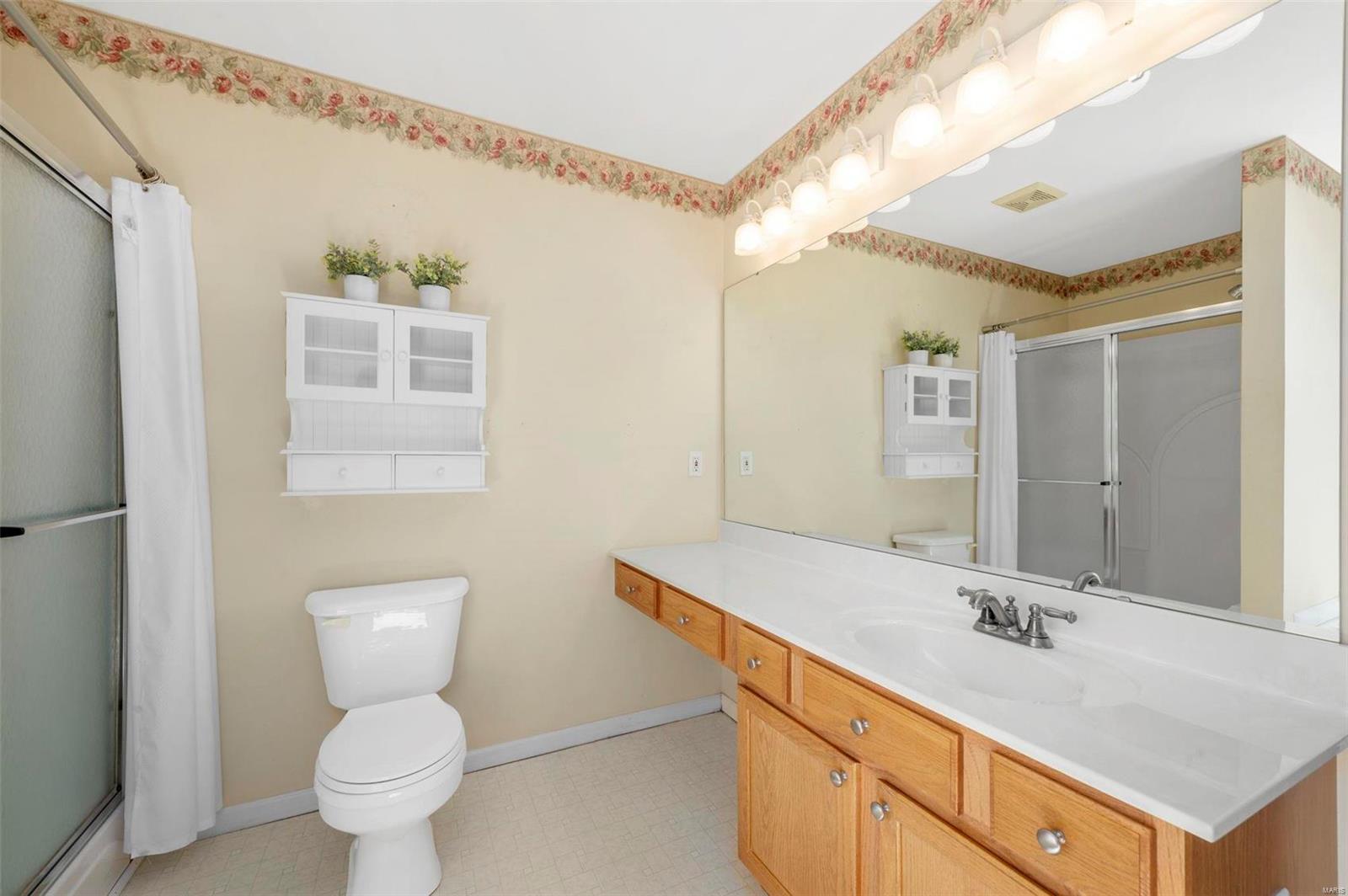 1108 Oak Hollow Drive