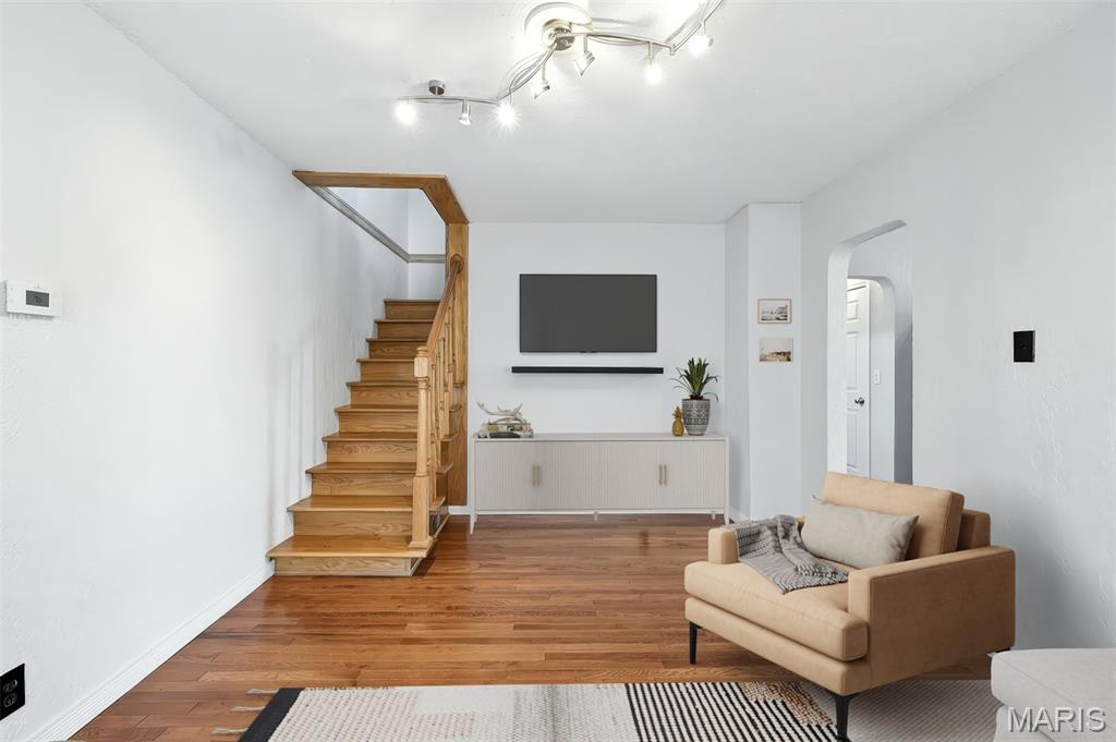 4871 Oldenburg Ave Avenue