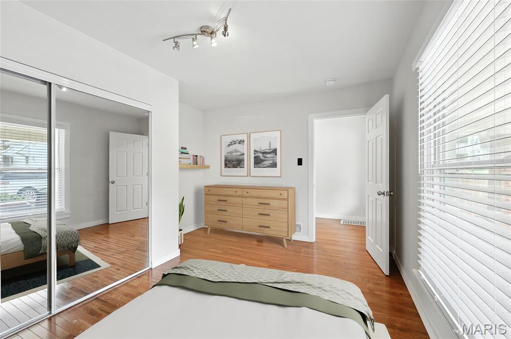 4871 Oldenburg Ave Avenue