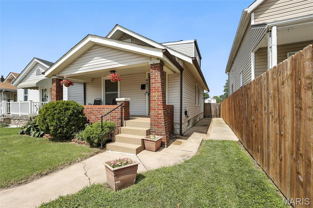 4871 Oldenburg Ave Avenue