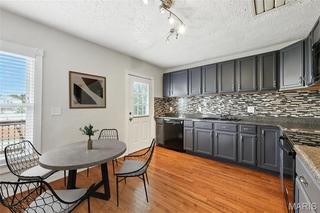 4871 Oldenburg Ave Avenue