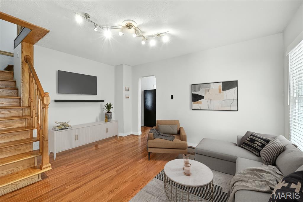 4871 Oldenburg Ave Avenue