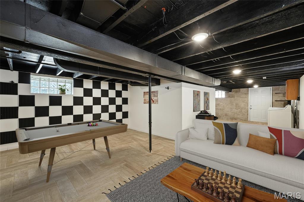 4871 Oldenburg Ave Avenue