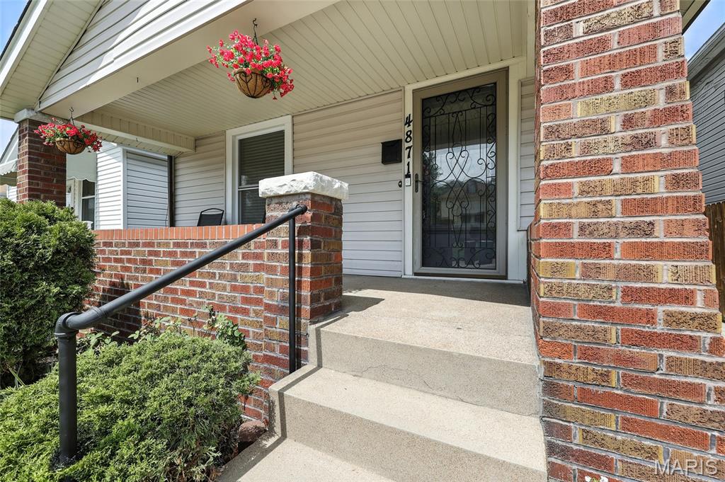 4871 Oldenburg Ave Avenue