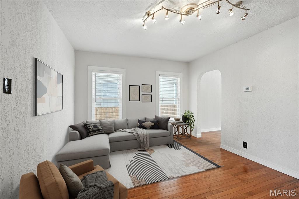 4871 Oldenburg Ave Avenue